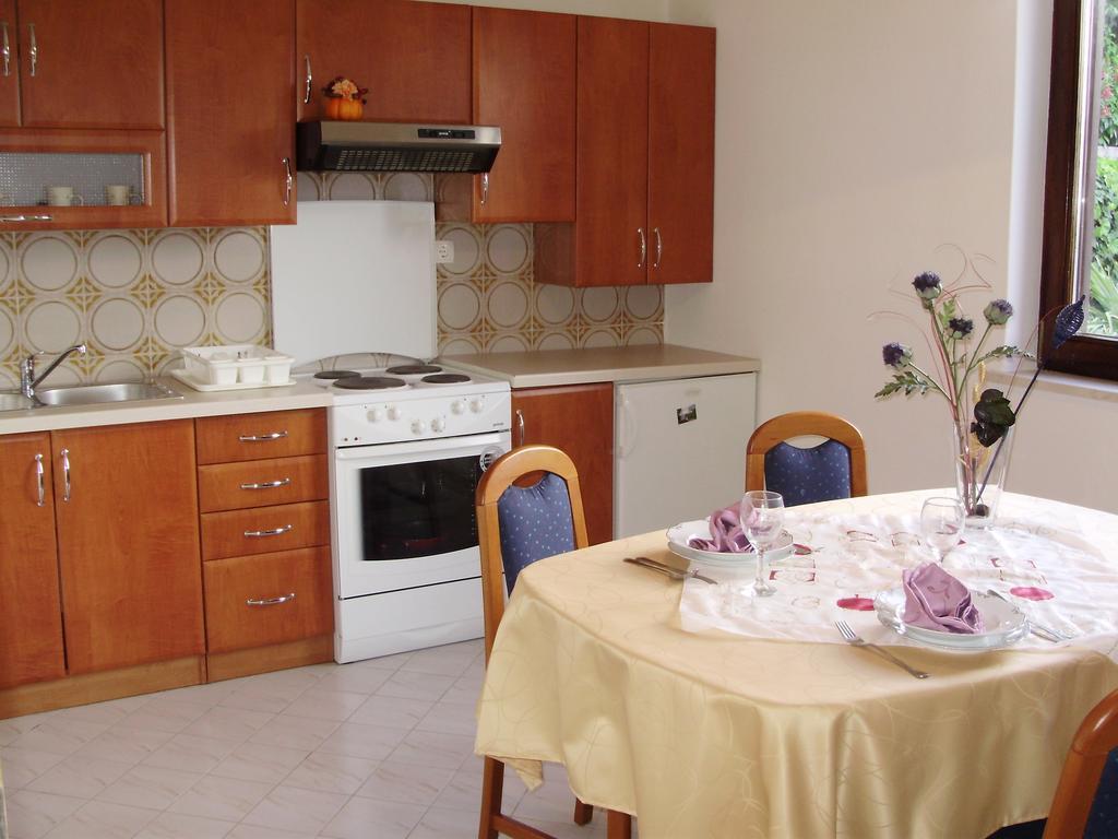 Green Apartments Matulji Bilik gambar
